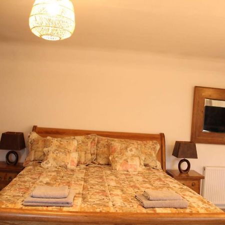 House 1905 - Self Catering Serviced Apartment Tidworth ภายนอก รูปภาพ