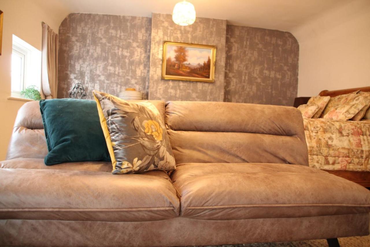 House 1905 - Self Catering Serviced Apartment Tidworth ภายนอก รูปภาพ