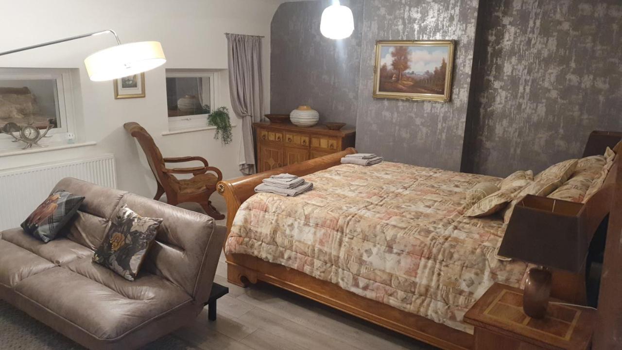 House 1905 - Self Catering Serviced Apartment Tidworth ภายนอก รูปภาพ