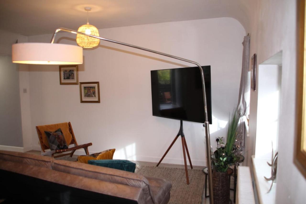 House 1905 - Self Catering Serviced Apartment Tidworth ภายนอก รูปภาพ