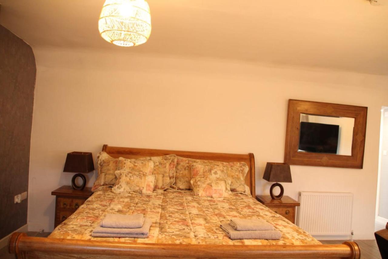 House 1905 - Self Catering Serviced Apartment Tidworth ภายนอก รูปภาพ