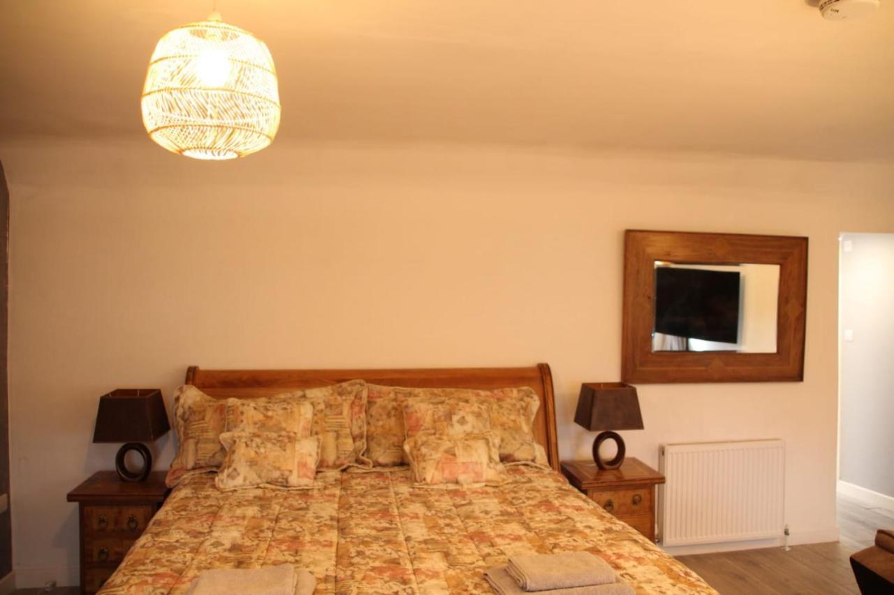 House 1905 - Self Catering Serviced Apartment Tidworth ภายนอก รูปภาพ