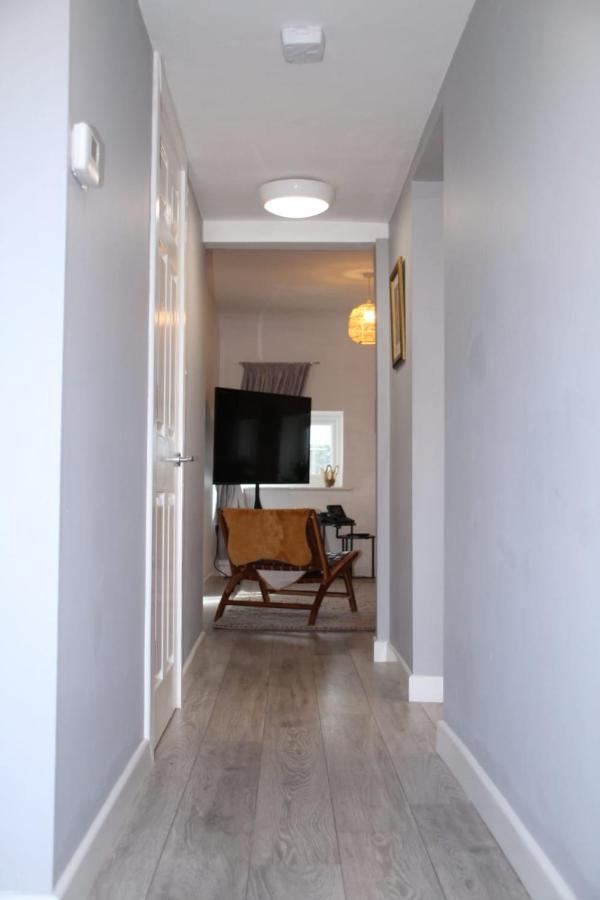 House 1905 - Self Catering Serviced Apartment Tidworth ภายนอก รูปภาพ