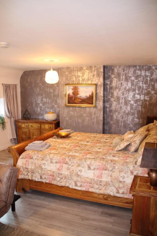 House 1905 - Self Catering Serviced Apartment Tidworth ภายนอก รูปภาพ