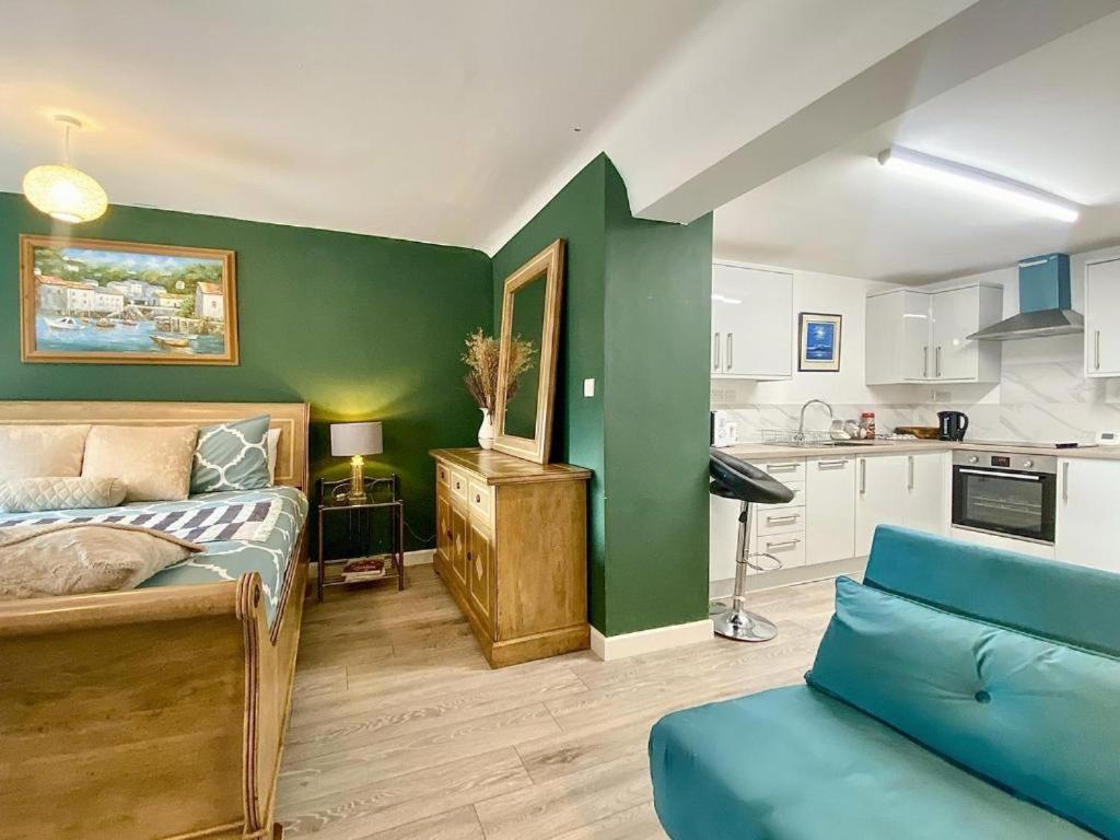 House 1905 - Self Catering Serviced Apartment Tidworth ภายนอก รูปภาพ