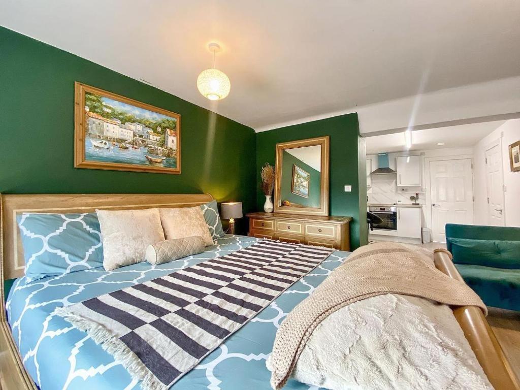 House 1905 - Self Catering Serviced Apartment Tidworth ภายนอก รูปภาพ