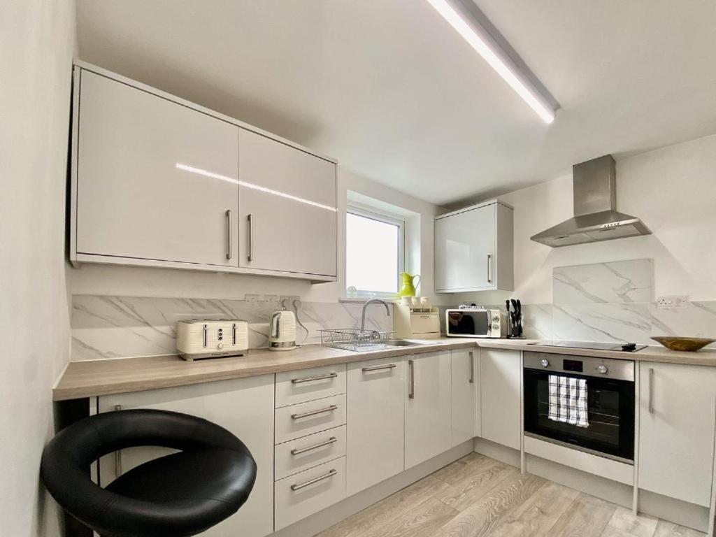 House 1905 - Self Catering Serviced Apartment Tidworth ภายนอก รูปภาพ
