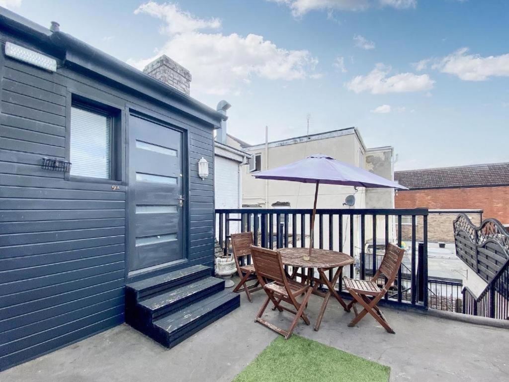 House 1905 - Self Catering Serviced Apartment Tidworth ภายนอก รูปภาพ